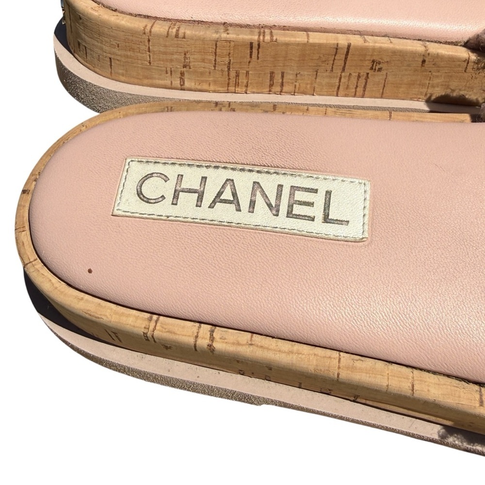 CHANEL Women’s Pink Bouclé Iridescent Pearl CC Slide Sandals Cork Platform 41 - Picture 6 of 12